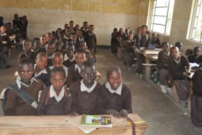 Et skolebesøg i Arusha er en stor oplevelse